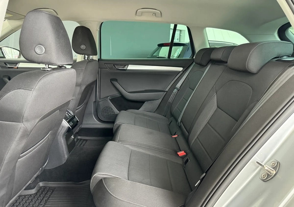 Skoda Superb cena 89900 przebieg: 112896, rok produkcji 2019 z Tykocin małe 667